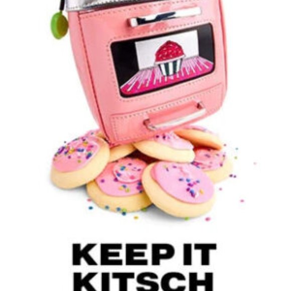 Betsey Johnson Kitsch L'Oven You Crossbody Bag Pin Oven & Pouch BJ33785M New - Picture 4 of 12